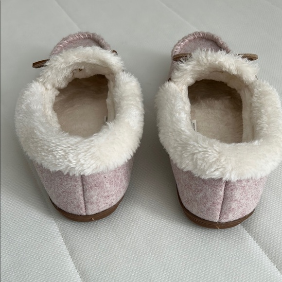 Cozy Pink Women's Moccasin Slippers - Picture 2 of 6